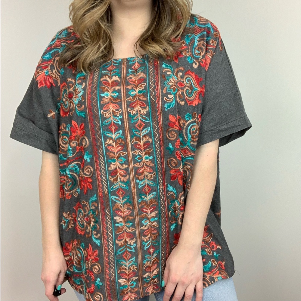 Folklore Floral Paisley Embroidered Top Black - Picture 3 of 7